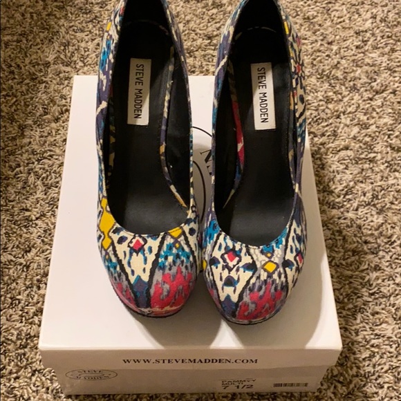 Steve Madden multi colored pammyy wedges - Picture 1 of 6